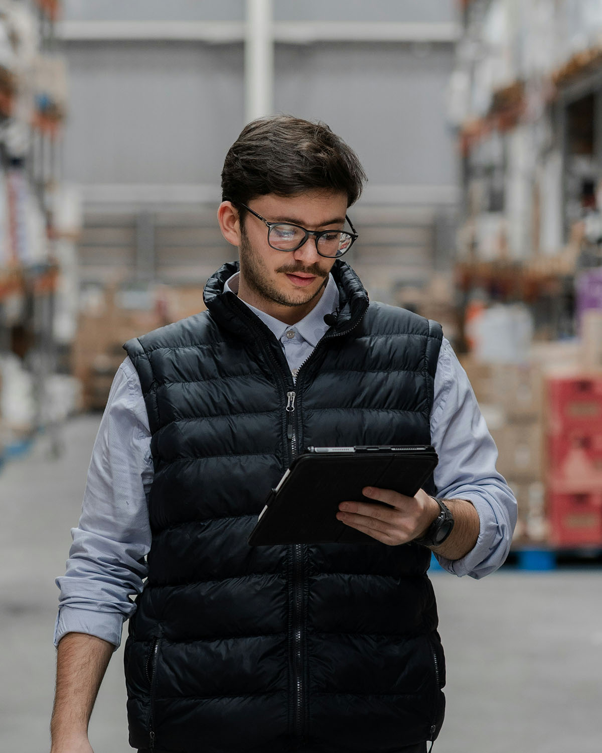 Consideriamo i servizi di logistica non solo come estensione delle attività di trasporto, ma soprattutto come impegno attivo nella ricerca, insieme al cliente, di innovazioni per un miglioramento delle performance e dei costi di gestione aziendale.